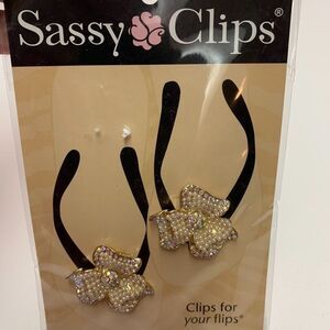 Sassy Clips -‎ Gold Pearl Flower
